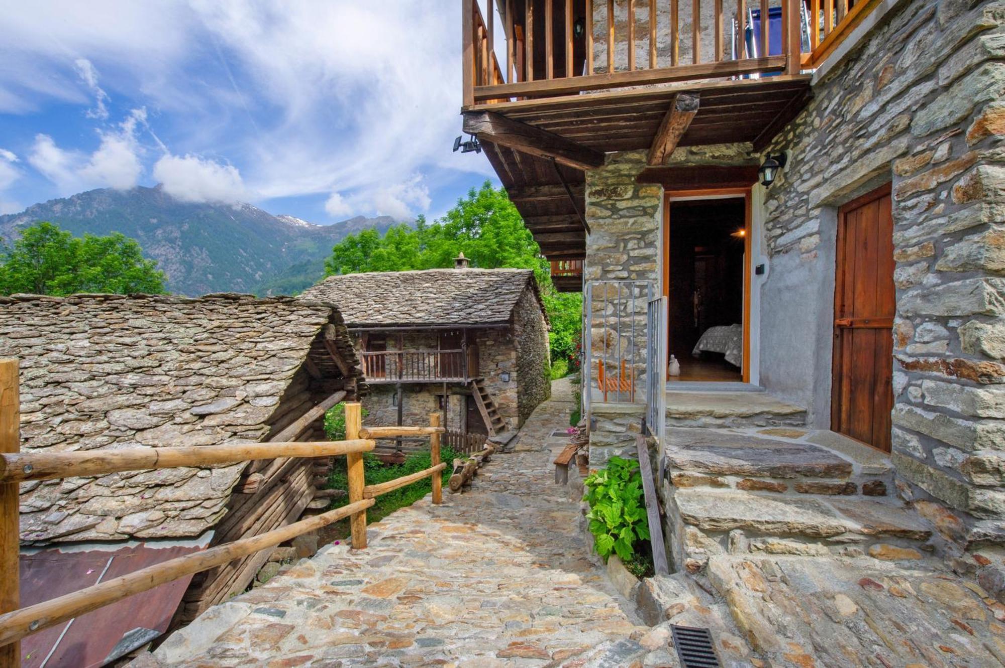B&B Mont Mars Fontainemore ภายนอก รูปภาพ